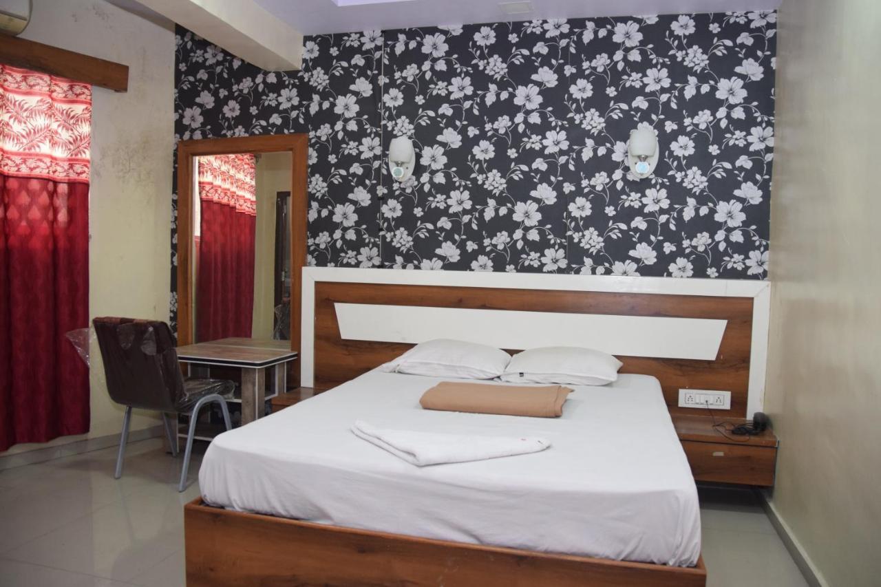 Hotel Riviera Residency Thane Eksteriør bilde