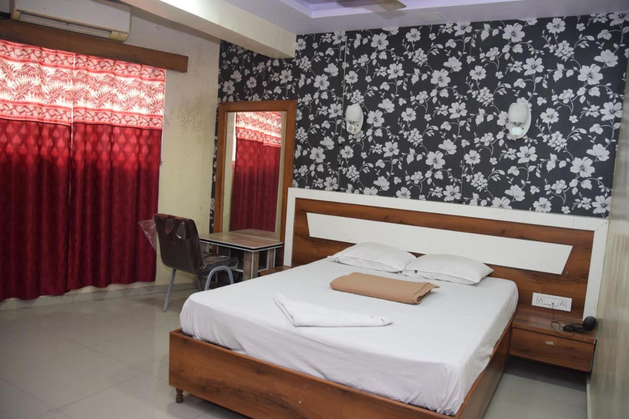 Hotel Riviera Residency Thane Eksteriør bilde