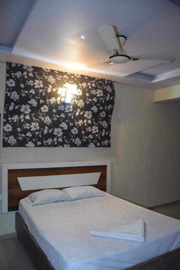Hotel Riviera Residency Thane Eksteriør bilde