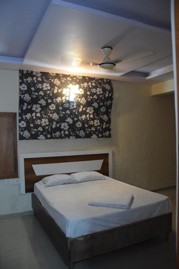 Hotel Riviera Residency Thane Eksteriør bilde