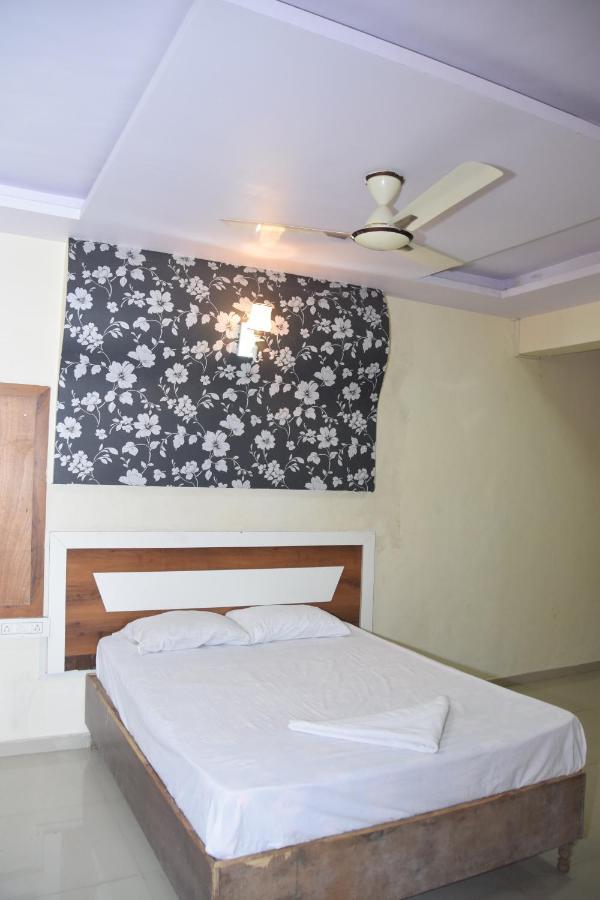 Hotel Riviera Residency Thane Eksteriør bilde