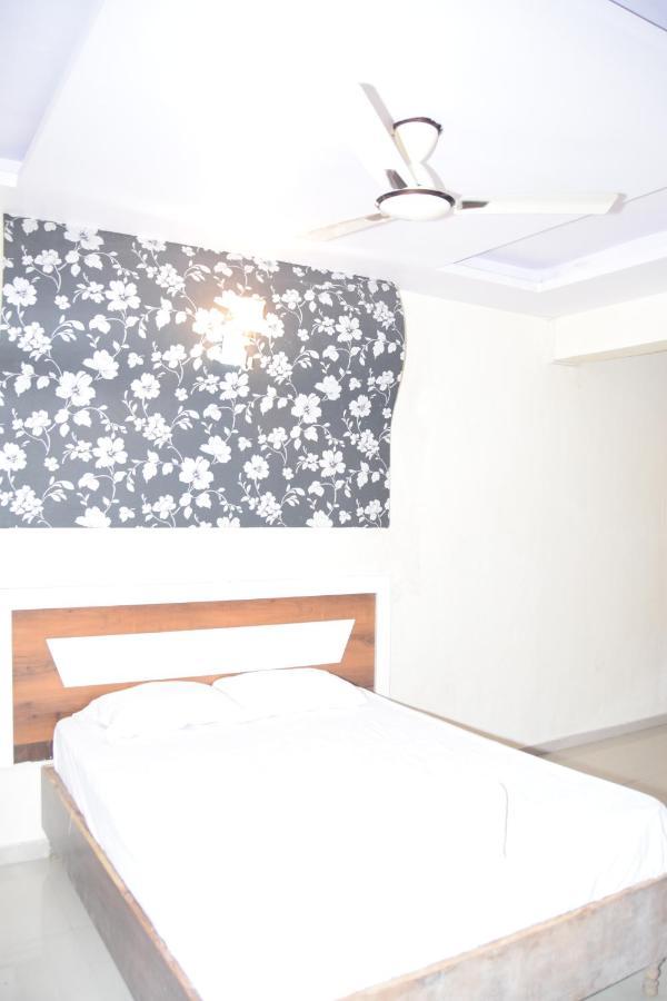 Hotel Riviera Residency Thane Eksteriør bilde
