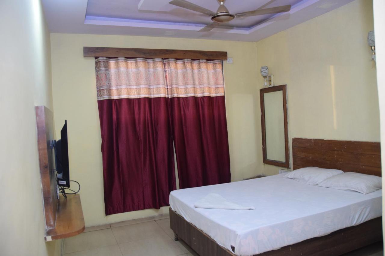 Hotel Riviera Residency Thane Eksteriør bilde