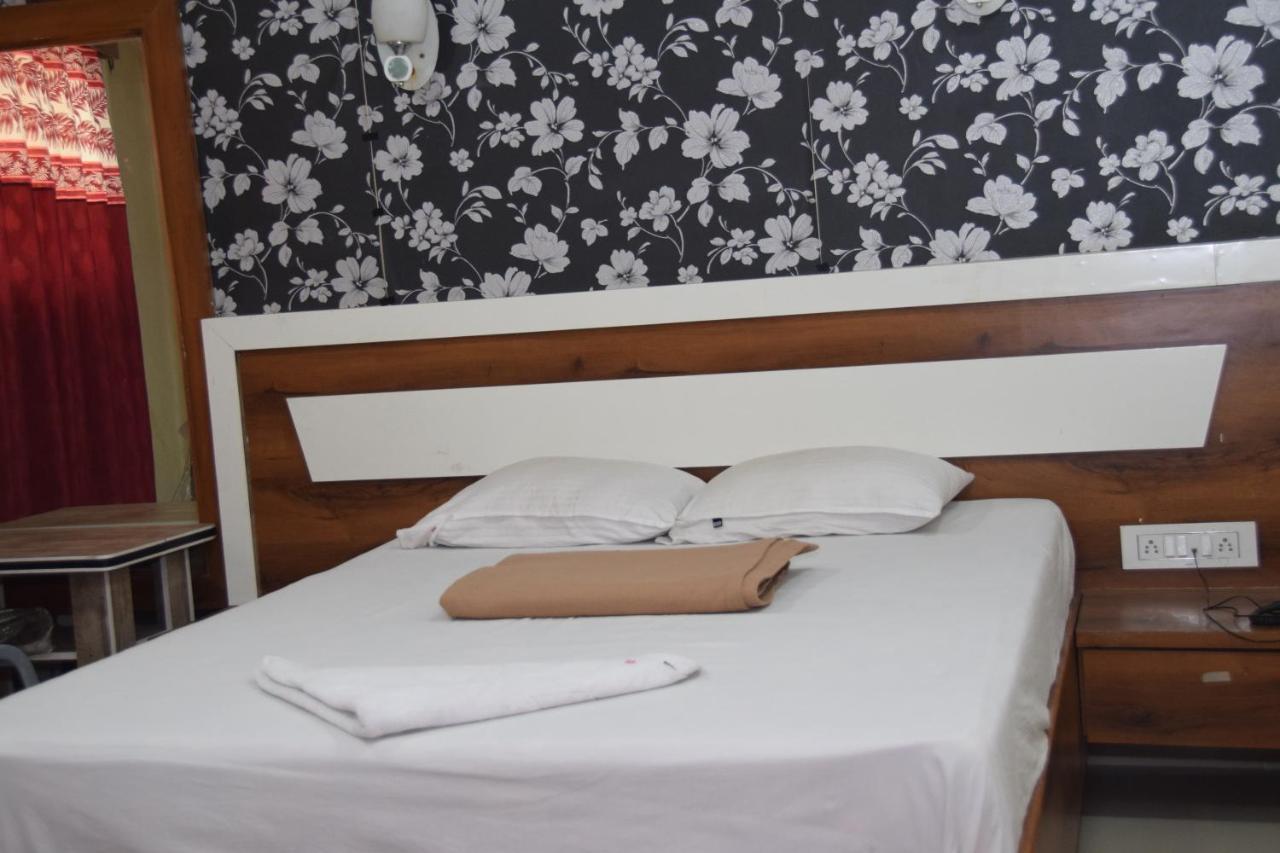 Hotel Riviera Residency Thane Eksteriør bilde