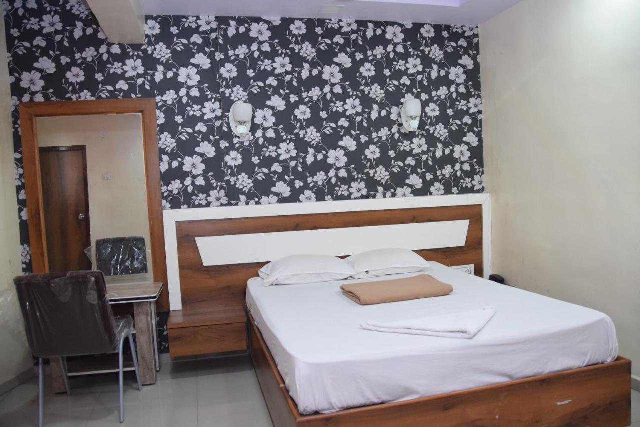 Hotel Riviera Residency Thane Eksteriør bilde